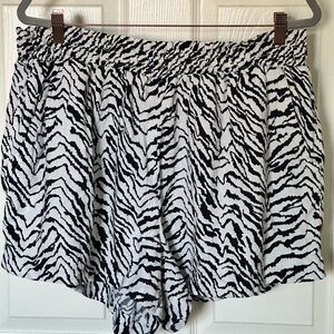 Ava and Viv Target zebra print stretch shorts 1x